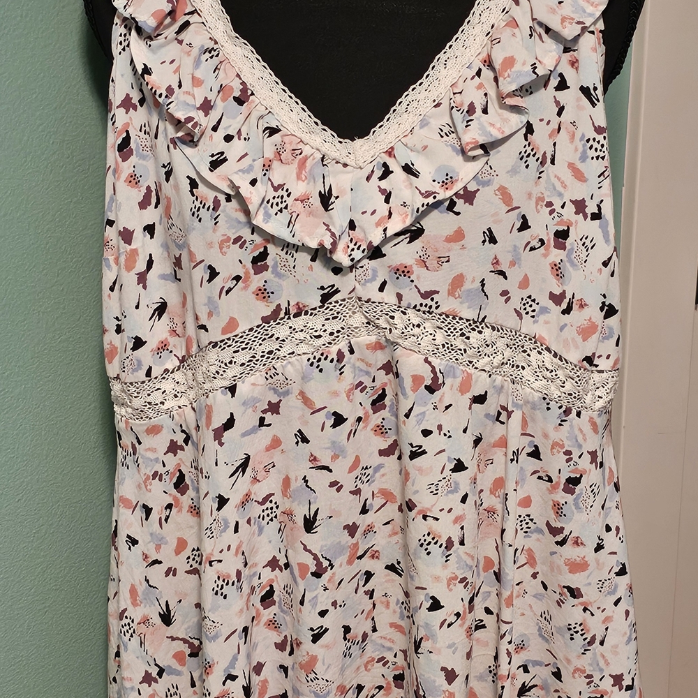 Torrid Pink Ruffled Embellished Tank Top Size 0 (12/14)